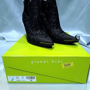 Gianni Bini Brees Rhinestone Metallic Western Booties Size 10